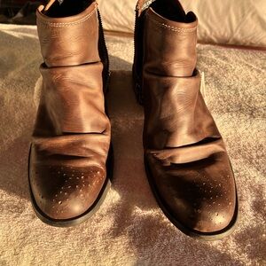 Elegant Brown Leather Men's Boots